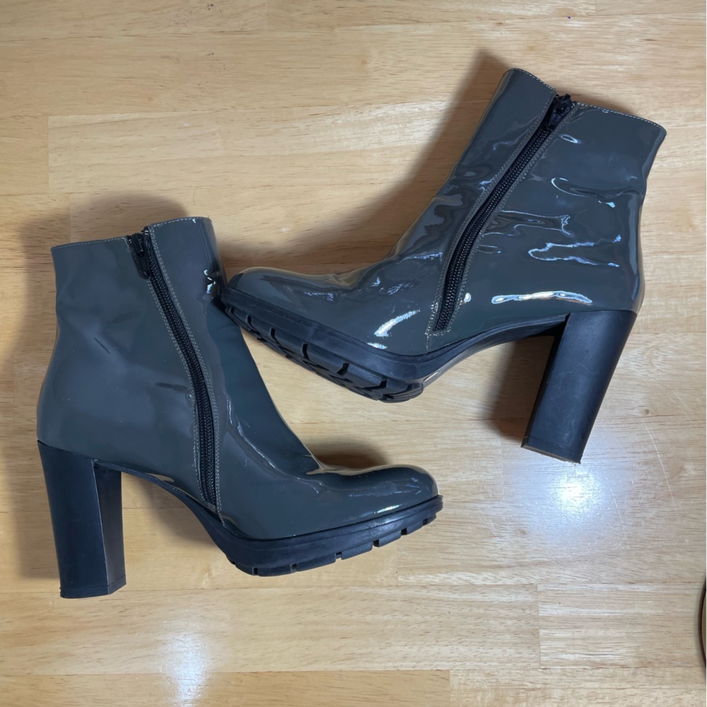 Andre Assous Made in Italy Patent Leather Booties Size 8